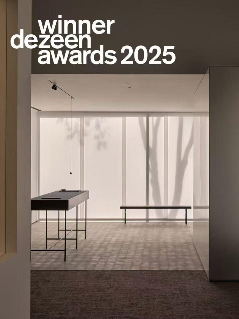 Το Showroom της SIGMA China κέρδισε τη διάκριση «Retail Interior (Large) of the Year 2025» στα Dezeen Awards